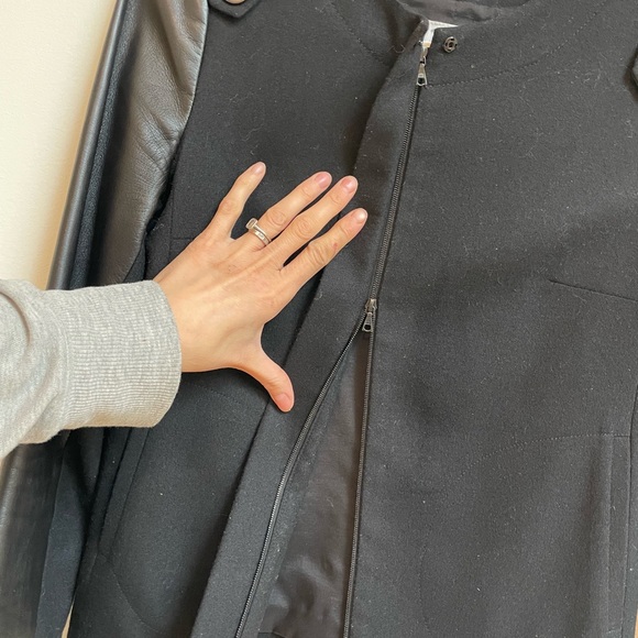 Versatile Leather Sleeve Jacket - Picture 4 of 6